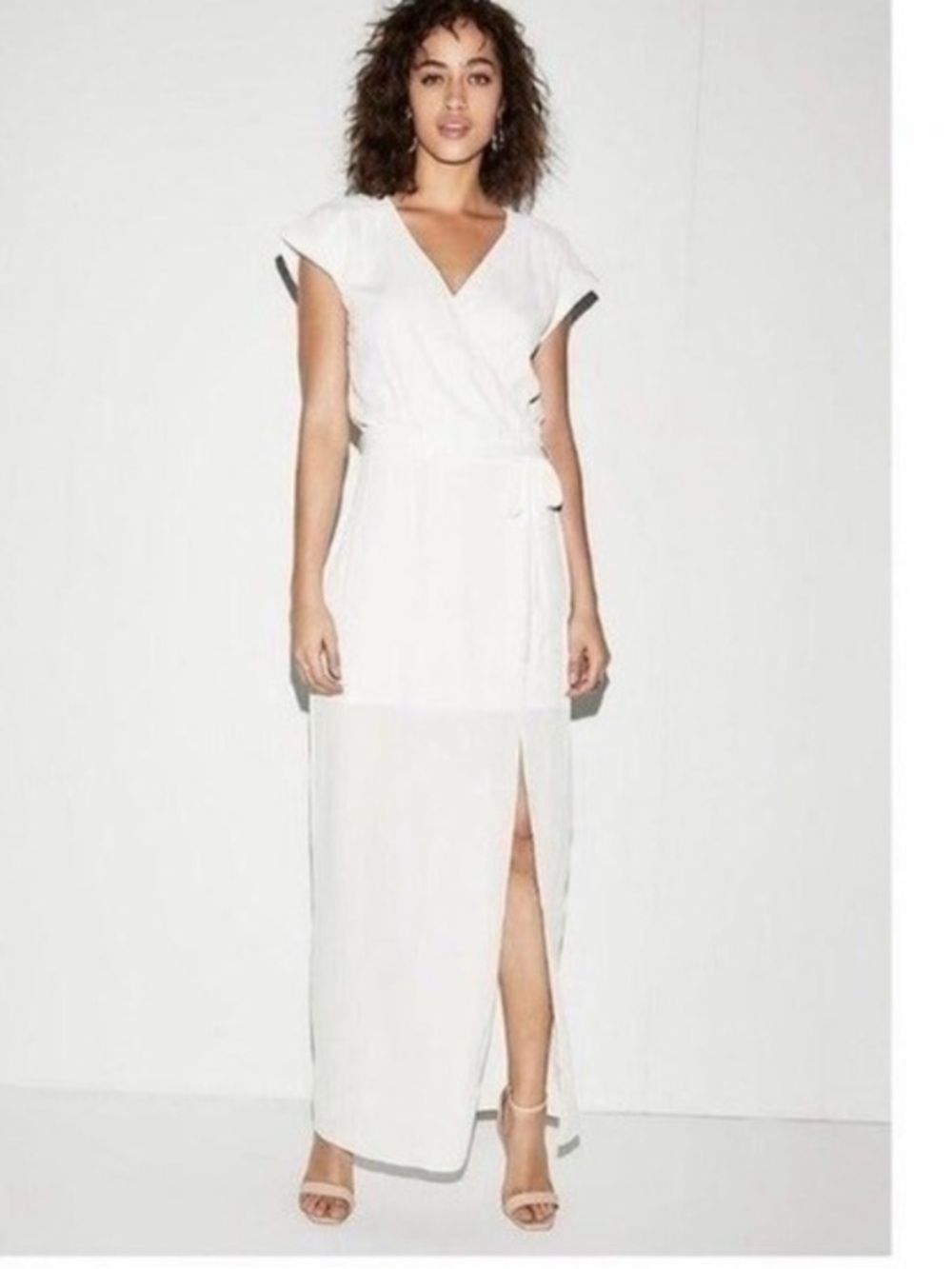 😍Express White Maxi Dress 👗 w/slit XS
